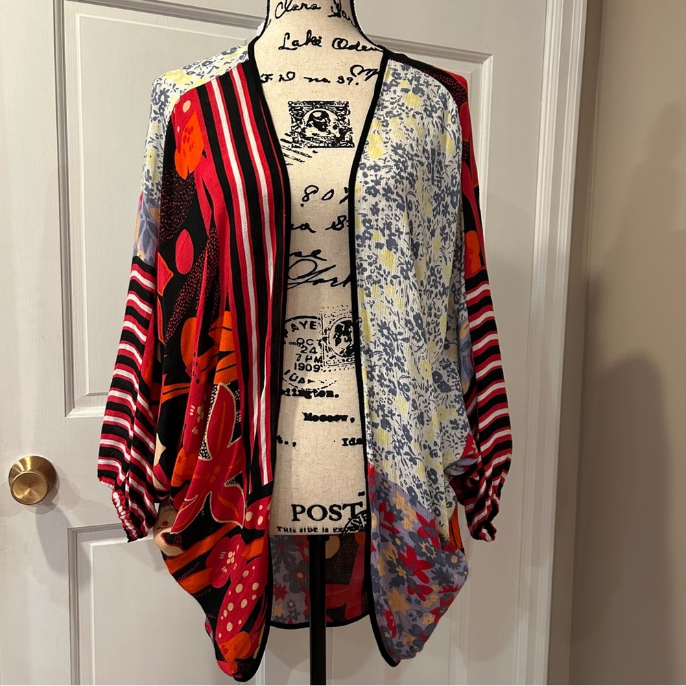 Anna & Ava Kimono Topper - Picture 8 of 12